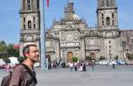 Visitando a Zócalo, praça central da Cidade do México, capital do país